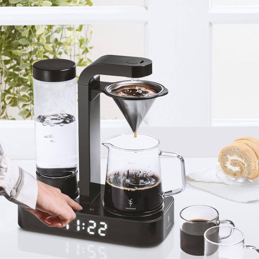 Red Dot Design Award: Automatic Pour-Over Coffee Machine